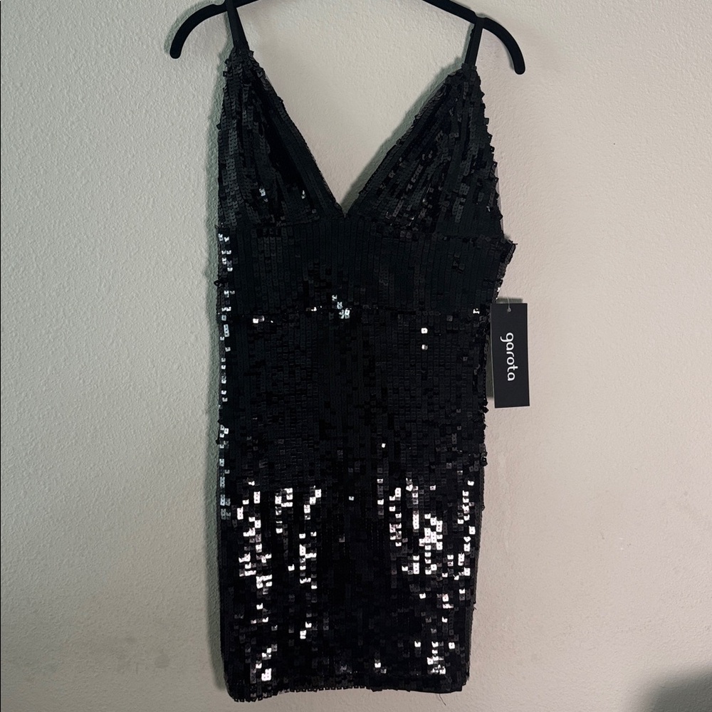 Shimmering Black Sequin Midi Dress